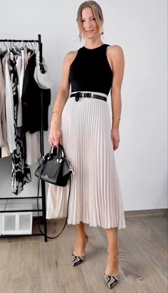 Neutral Long Skirt Outfits, Work Event Outfit Evening Summer, Summer Business Outfits 2023, Formal Work Outfits Women Summer, Conference Dress Outfit, Office Wear Summer Women, Summer Work Outfits Office Casual Skirt, Summer Outfits Corporate, Elegant Summer Work Outfits