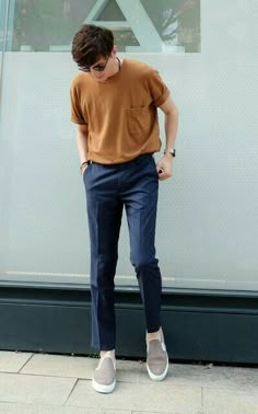 Clássico ousado Mode Ulzzang, Gentlemans Club, Men With Street Style, Men Stylish Dress, Mens Fashion Casual Outfits, Ex Machina, Men Street, Men Fashion Casual Outfits, Sneakers Men Fashion