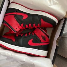 Brand New Shoes I Have A Few Different Sizes Please Message Me The Size You Would Like Thank You!! Red And Black Quinceanera, Red And Black Jordans, Jordan 1 Red, Red Nike Shoes, Vans Authentic Shoes, Red And Black Shoes, Shark Shoes, Air Max 90 Leather, Quinceañera Ideas