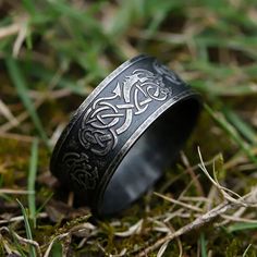 Men's Women's Viking Runes Celtic Knot Ring Titanium Vintage Wedding Band Ring Dragon Runes, Jelling Style, Runes Celtic, Norse Ring, Celtic Dragon, Sophisticated Jewelry, Mens Rings Fashion, Celtic Knot Ring, Viking Ring