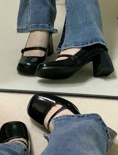 ella swaskov aesthetic Modest Grunge, Douyin Style, Kdrama Fashion, Streetwear Korean, Pretty Sandals, Tiktok Outfits, Black High Boots, Girly Shoes