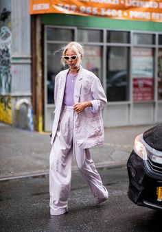 Oversized Street Style, Estilo Zendaya, Oversized Suit, New York Fashion Week Street Style, Fashion Blogger Style, Oversize Fashion, Street Style Trends, New York Street, Suit Fashion