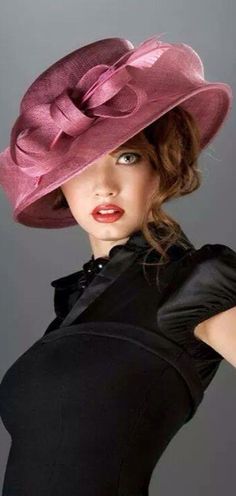 <> Perfect in Pink Hat w' Bow <> Estilo Charleston, Photo Mannequin, Wear Black Dresses, Pretty Hats, Elegant Hats, Kentucky Derby Hats, Fancy Hats, Church Hats