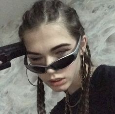 Thrift Outfits Ideas, Punk Baby, Weird Photography, Angry Girl, Better Style, Friends Photography, Grunge Aesthetic, Photography Inspo, Types Of Fashion Styles