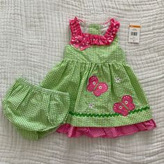 Nwt - Emily Rose Green Seersucker Dress With Pink Polka Dot Trim At Bottom And Neck. Cute Butterfly Detail On Front Of Dress. Also Has Matching Diaper Cover. Make An Offer! Cotton Crochet Patterns, Woman Costumes, Play Clothes, Rose Girl, Emily Rose, Rose Green, Seersucker Dress, Cute Butterfly, Newborn Dresses