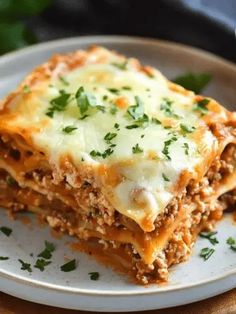 Turkey Lasagna Recipe, Lasagna With Bechamel, Ground Beef Ricotta, Easy Crockpot Lasagna, Crockpot Lasagna Recipe, Easy Crockpot Lasagna Recipe, Bechamel Recipe, Spaghetti Dishes, Crockpot Lasagna Easy