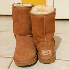 I Got These As A Christmas Gift Last Year And They Have Been Sitting In My Closet Since Then. I Only Tried Them On. Never Worn. Original Box Not Included Size 7 - Fits Like A 6.5 No Stains, Scuffs, Or Marks Knitted Uggs, Ugg Boots Classic Short, Sequin Boots, Ugg Boots Australia, Shoes Ugg, Ugg Classic Short, Chestnut Color, Juicy Couture Charms, Sheepskin Boots