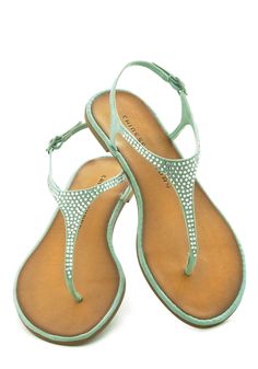 seafoam + sparkly! Fancy Sandals, Dress Book, Vintage Sandals, Girly Shoes, Summer Sandals