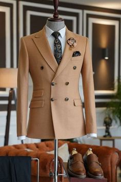 Brown Lapel Double Breasted Fashionable Men Business Suit | Bradymensuit English Hunting Outfit, English Hunting, Hunting Outfit, Men's Business Suits, Fashionable Men, Designer Suits For Men, Brown Suits, Hunting Clothes, Three Piece Suit