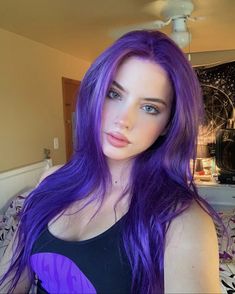 Woman With Purple Hair, Semi Permanent Hair Dye, Hair Color Purple, Hair Dye Colors, Hair Inspiration Color, Colored Hair, Grunge Hair