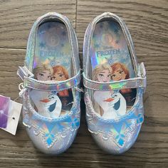 Adorable Disney Frozen Little Girls Dress Shoes Disney Frozen Elsa And Anna Beautiful Little Girls Shoes! Size 6 Shoes Disney, Elsa And Anna, Frozen Elsa And Anna, Girls Dress Shoes, Disney Shoes, Disney Frozen Elsa, Shoes Size 6, Frozen Elsa, Elsa Frozen