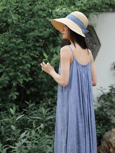 SIMPLE SOLID PLEATED SLEEVELESS MIDI DRESS - rrdeye Solid Cotton Sundress For Summer, Summer Cotton Sundress In Solid Color, Casual Solid Color Sundress For Spring, Casual Sundress For Spring, Casual Cotton Midi Dress With Spaghetti Straps, Knee-length Solid Color Sundress For Summer, Casual Midi Dress With Spaghetti Straps For Spring, Casual Spaghetti Strap Midi Dress For Spring, Spring Vacation Sleeveless Dress In Solid Color