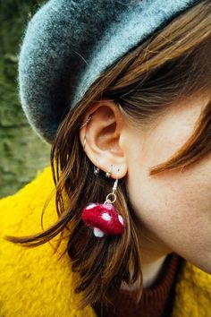 These beautiful felted mushroom earrings are perfect as a gift for a friend. They are light and easy to wear. Felted Mushroom Earrings, Felted Earrings, Felt Mushroom, Homemade Earrings, Pom Pom Earrings, Hippie Boho, Jewelry Earrings Dangle, Etsy Earrings, Stuffed Mushrooms