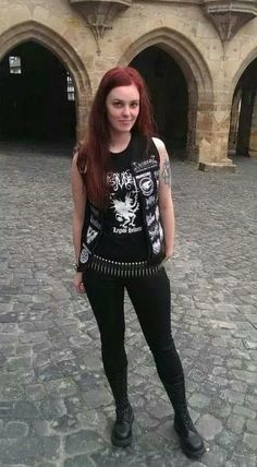 Metalhead Style, Punk Rock Girls, Vest Jeans, Metalhead Girl, Black Metal Girl, Heavy Metal Girl, Punk Girl