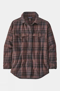 Introducing this timeless and versatile women's shirt, perfect for both everyday wear and outdoor adventures. Crafted from soft organic cotton flannel, this long-sleeved shirt features a delightful array of beautiful plaids, adding a touch of charm to any outfit. Flannel For Women, Flannel Png, Shirt Over Long Sleeve, Evermore Era, Flannel Shirt Outfit, Grunge Accessories, Fantasy Tv, Plaid Shirt Women