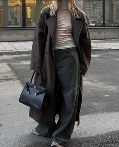 Vinter Mode Outfits, Mantel Outfit, Mode Zara, Estilo Indie, Paris Mode, Jeans Outfits, Looks Street Style, Fall Fits