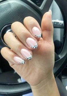 French Tip Zebra Nails, Pink And Zebra Nails, Zebra Almond Nails, French With Design Nails, Easy Acrylic Nail Ideas, Zebra Print French Tip Nails, Zebra French Nails, Zebra French Tip Nails, Zebra French Tip