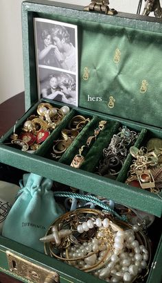 Enya Jewelry, Jewellery Box Aesthetic, Jewelry Box Aesthetic, Matching Couple Jewelry, Matching Couple, Vintage Jewelry Box, Dope Jewelry, Couple Jewelry, Jewelry Lookbook