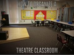 a classroom with desks and chairs in front of a projector screen that says how to organize a theatre classroom