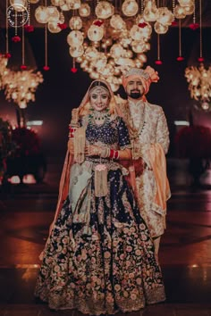 Just Got Married, Indian Wedding Photography Couples, Couple Wedding Dress, Indian Wedding Couple Photography, Bridal Photography Poses