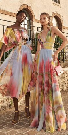 Desert Mood Board Fashion, Zuhair Murad 2023, Layered Dresses, Pleats Fashion, Zuhair Murad Dresses, Luxury Resort Wear, Fashion Model Poses, Resort 2023, Colorful Dress