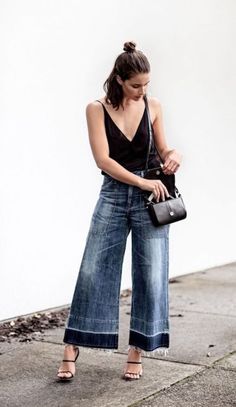 Spotlight On: Wide-Leg Pants Denim Street Style, Jeans Trend, Looks Jeans, Moda Denim, Style Casual Chic, Denim On Denim, Cool Summer Outfits, Outfit Jeans, Mode Casual