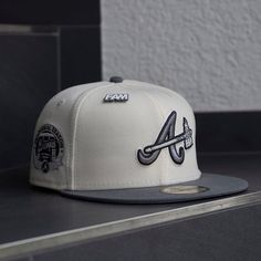 Diy Hat Storage, Atlanta Braves Logo, Yankees World Series, Hat Storage, New Era 9forty, Hype Shoes, Fitted Caps