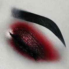 Maquillage Goth, Goth Eye Makeup, Fantasy Make-up, Make Up Designs, Red Lipstick Makeup, Vampire Makeup, Punk Makeup, Alt Makeup