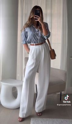 Maxi Dress And Sneakers, Competition Outfit, Woman Suit, Basic Wardrobe, Professional Appearance, Office Outfits Women, Casual Day Outfits