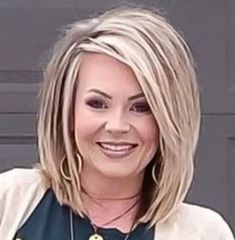 Hairstyles For Round Face, Hair Color Ideas For Fall, Best Short Hairstyles, Haircuts For Medium Length Hair, Short Hair Hairstyles, Hairstyles Beach, Blonde Hair Color Ideas, Straight Blonde Hair, Hairstyles For Women Over 50