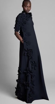 Greta Constantine, Gowns With Sleeves, Menswear Inspired, Daily Dress, 가을 패션, Rembrandt, Maxi Dress With Sleeves, Pleated Dress, Look Fashion