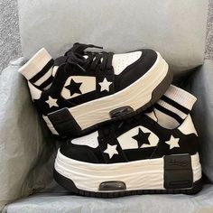 Black Chunky Shoes, Cute Platform Shoes, Thick Sneakers, Sneaker High Heels, Chunky Platform Sneakers, Skateboard Fashion, Adorable Clothes, Y2k Shoes, Dr Shoes