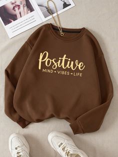 Aesthetic Sweatshirt Outfit, Cute Sweatshirts Aesthetic, Sweat Shirts Women Outfit, Sweatshirt Outfits Women, Sweatshirt Sayings, Shein Sweatshirt, Simple Sweatshirt, Shein Clothing, Aesthetic Sweatshirt