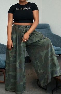 Wide leg jeans with side pockets and drawstrings at waist THIS ITEM RUNS LARGE OVERSIZED FIT Jeans With Side Pockets, Denim Baggy Pants, Army Jeans, Baggy Overalls, Fashion 2025, Army Pants, Camouflage Pants, Cute Simple Outfits, Pocket Pants