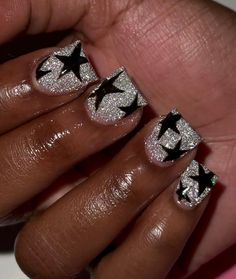 Star Nails With Glitter, Short Rockstar Nails, Black And Silver Short Nails, Glitter Nails With Stars, Black Glitter Nails Short, Black And Silver Nails Short, Silver Rhinestone Nails, Black And Chrome Nails Designs, Short Rhinestone Nails