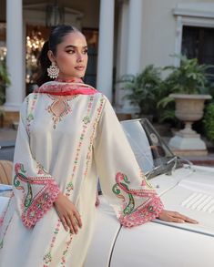 Kashmiri Suits, Embroidered Summer Dress, Sharara Designs, Indian Wedding Outfit, Punjabi Outfits, Pakistani Fancy Dresses, Dress Neck Designs, Beautiful Dress Designs