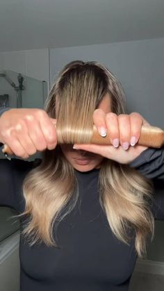 Curl Hair With Straightener, Easy Hairstyles For Thick Hair, Hairstyles For Layered Hair, Hair Tips Video, Heatless Hairstyles, Heatless Curls, Peinados Fáciles Para Cabello Corto, Hair Stylies, Hair Up Styles