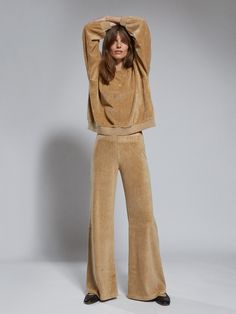 A body-con, softly fitted elastic waist that sits low on the hips, falling to a slightly flared finish. Crafted in a velour. | Suzie Kondi Lito Low Rise Flare Pants in Velour | Wheat Heather | Women's X-Small Suzie Kondi, Low Rise Flare Pants, Velour Tracksuit, Tracksuit Women, Wardrobe Style, Flare Pants, Wheat, Low Rise, Heathers