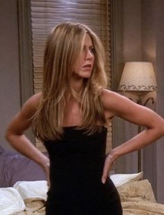 Jennifer Aniston Wedding Ring, Jennifer Aniston Wedding, Waterpark Hairstyles, Low Lights For Blonde Hair, Rachel Green Hair, Rachel Hair, Free Hairstyle, Summer Blonde Hair, Jennifer Aniston Hair