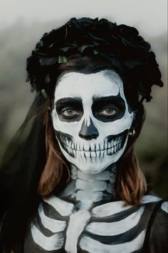 Halloween Skeleton Makeup, Black And White Makeup, Horror Halloween Costumes, Scary Photos, Dead Makeup, Halloween Photography