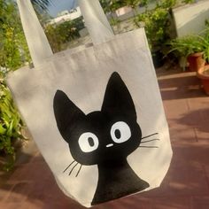 ecobag Kiki's Delivery Service Clay Art, Tote Bag Design Ideas Paint, Canvas Bag Design Diy, Tote Bag Design Paint, Drawing On Tote Bag, Tote Bag Art Painting, Painting On Tote Bags, Studio Ghibli Tote Bag, Paint Tote Bag Ideas