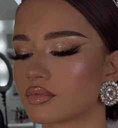 Quinceanera Makeup, Prom Glam, Birthday Makeup Looks, Gold Makeup Looks, Glam Wedding Makeup, Prom Eye Makeup, Prom Makeup Looks, Formal Makeup, Birthday Makeup