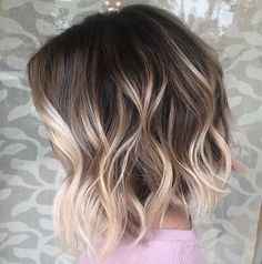 Medium Short Haircuts, Wavy Bob Hairstyles, Wavy Bob, Haircuts For Wavy Hair, Ombré Hair, Short Hair Balayage, Ombre Hair Color, Beauty Inside, Blonde Ombre