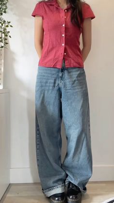 Folded Waist Jeans Outfit, Wave To Earth Concert Outfit, Peeps Aesthetic, Modest Girly Outfits, Downtown Outfits, Outfit Inspo Casual, Quick Outfits, Curvy Women Jeans, Fits Inspo