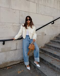 Madrid Fall Outfits, Cuffed Jeans Outfit 2024, Cuffed Jeans Outfit, Jeans Heels Outfit, Downtown Outfits, Nashville Outfits, Outfit Layout, Stylish Summer Outfits