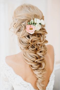 7 Wedding Hairstyles Inspired by Your Favotie Disney Princesses New Bridal Hairstyle, Glamorous Wedding Hair, Bohemian Wedding Hair, Wavy Wedding Hair, Flowers In Her Hair, Wedding Hair Flowers, Braided Hairstyles For Wedding