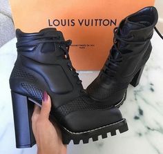 Louis Vuitton Taschen, Hot Shoes, Crazy Shoes, Shoe Obsession, Suho, Shoe Game, Timberland Boots