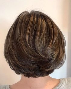 Short Layered Bob Haircuts, Textured Haircut, Layered Bob Haircuts, Chin Length Hair, Short Hairstyles For Thick Hair, Short Layered, Bob Hairstyles For Fine Hair, Haircuts For Medium Hair, Layered Bob