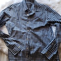 H&M Blue And White Checkered Casual Fitted Shirt New Without Tags H&m Spring Shirt, H&m Collared Shirt For Spring, Fitted Plaid Shirt For Spring, Blue Shirt For Business Casual In Spring, Spring Cotton Shirt By H&m, H&m Spring Button-up Shirt, Spring Gingham Cotton Shirt, Spring Cotton Gingham Shirt, H&m Cotton Shirt For Spring