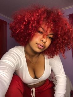 Feminine Hairstyle, Timeless Hairstyles, Intricate Braids, Feminine Hairstyles, Hair Black Women, Underneath Hair, Red Curly Hair, Beach Blonde, Dye Hair